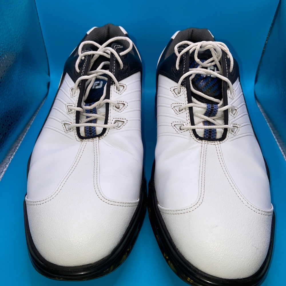 Men’s Footjoy Classics Tour Golf 9 M Shoes Leather 53139 Flex Zone. View 3